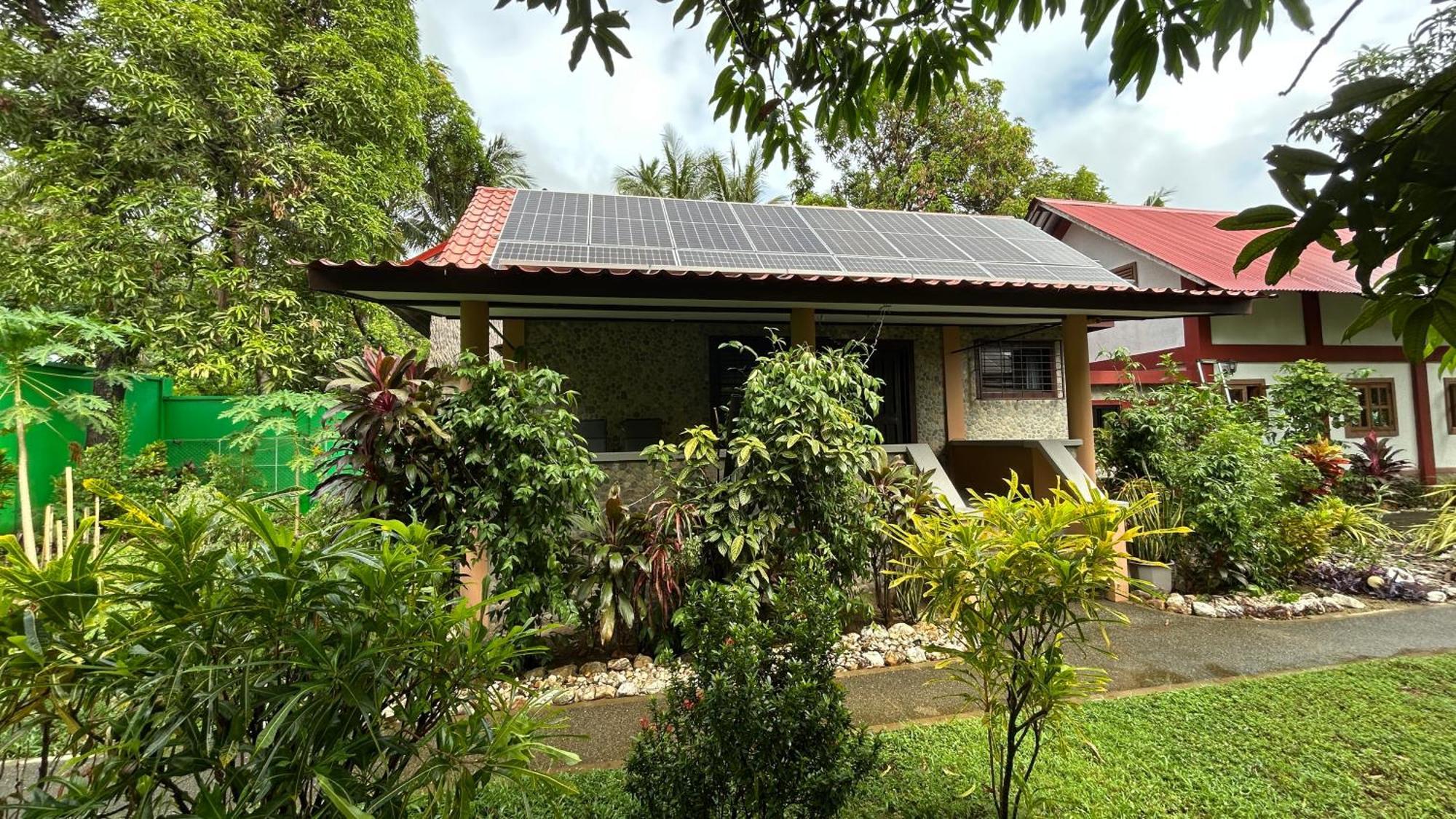 Bungalow auf Sibuyan am Strand nahe Cresta de Gallo Azagra Exterior foto